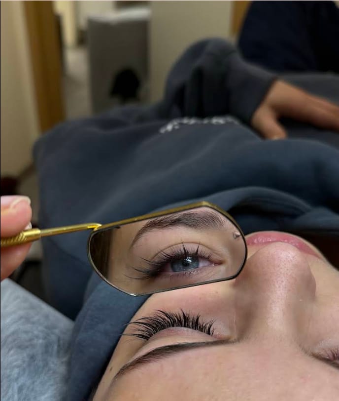 Wimpern und Augenbrauen bei Glossy Nails & Beauty Jena 3
